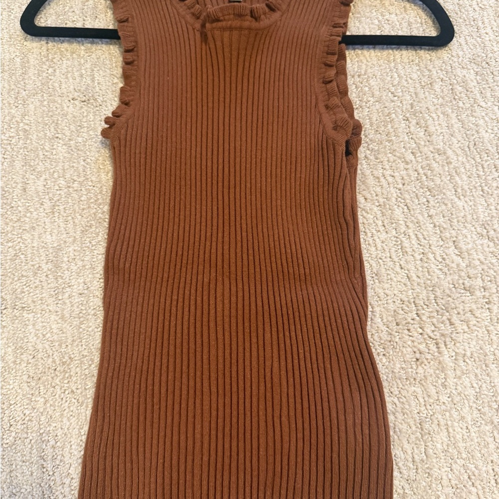 Women’s GILLI Ruffled and Ribbed Brown Sleeveless Top‎ Size Medium EUC - Picture 3 of 8